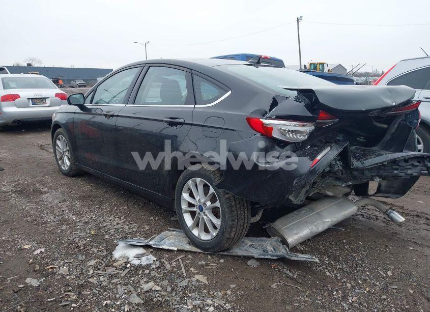 Photo 3 of 2020 Ford Fusion SE (VIN 3FA6P0HD8LR166967)