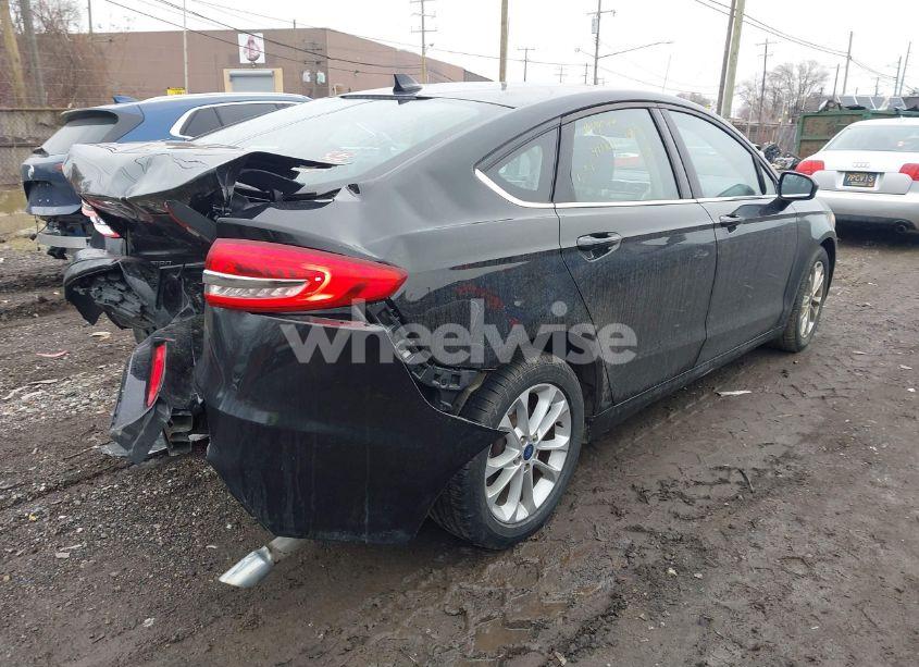 Photo 4 of 2020 Ford Fusion SE (VIN 3FA6P0HD8LR166967)