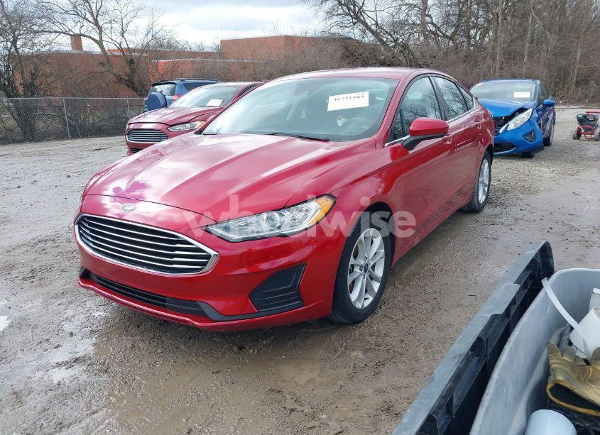 Photo 2 of 2020 Ford Fusion SE (VIN 3FA6P0HD8LR187043)