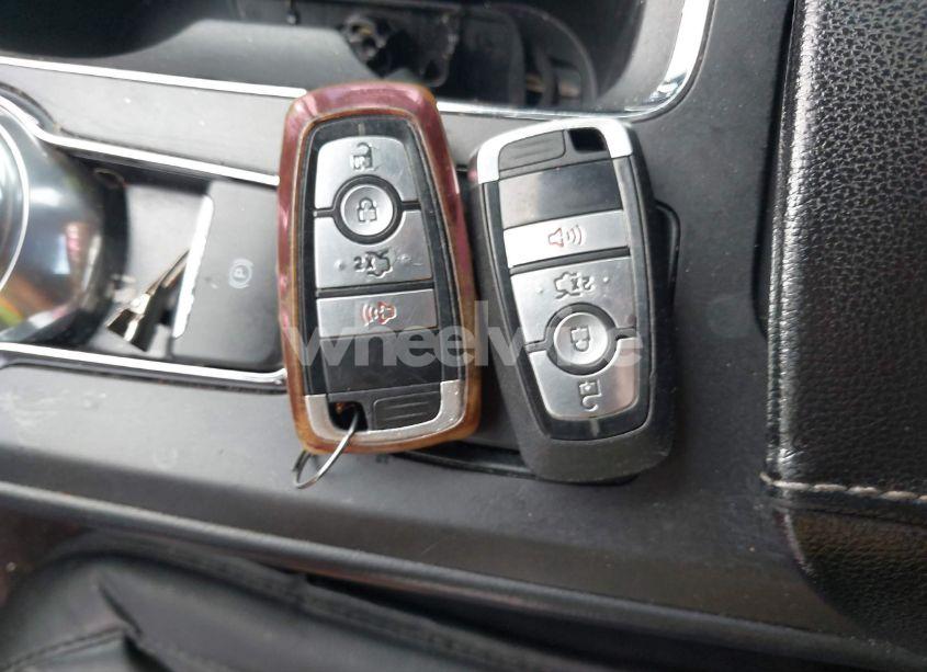 Photo 11 of 2020 Ford Fusion SE (VIN 3FA6P0HD8LR197538)