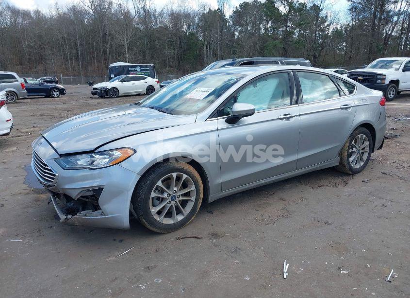 Photo 2 of 2020 Ford Fusion SE (VIN 3FA6P0HD8LR202009)