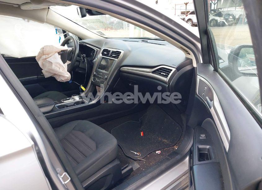 Photo 5 of 2020 Ford Fusion SE (VIN 3FA6P0HD8LR202009)