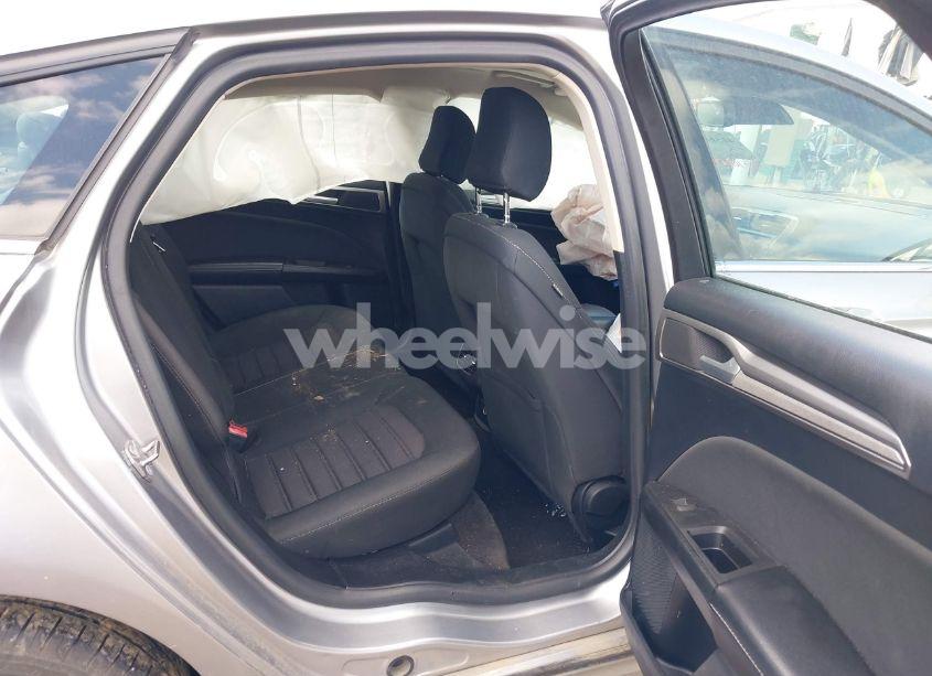 Photo 8 of 2020 Ford Fusion SE (VIN 3FA6P0HD8LR202009)