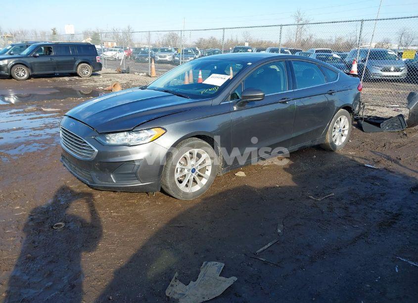 Photo 2 of 2020 Ford Fusion SE (VIN 3FA6P0HD8LR257009)
