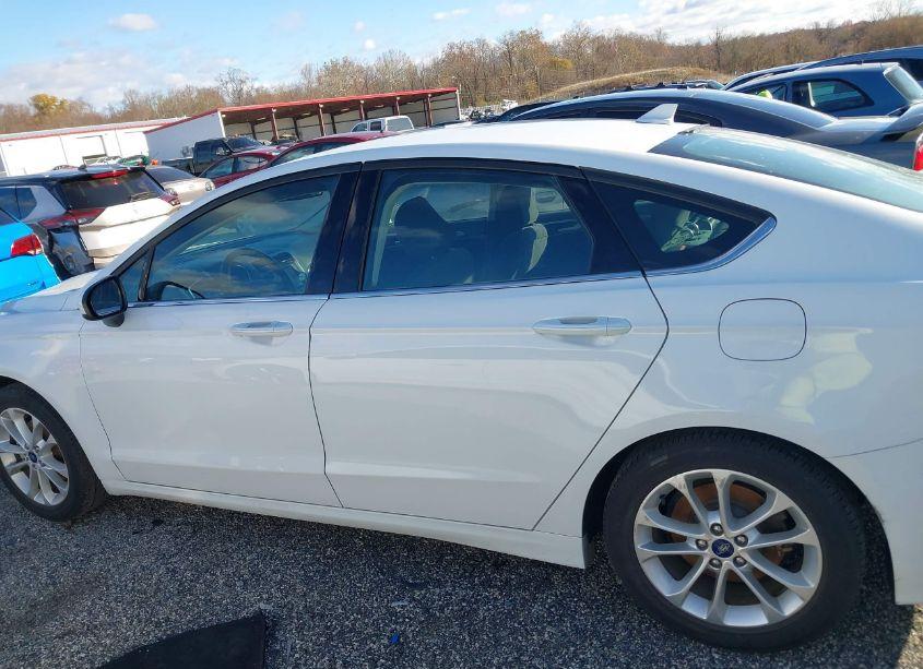 Photo 14 of 2020 Ford Fusion SE (VIN 3FA6P0HD8LR259133)