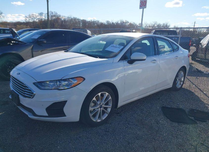 Photo 2 of 2020 Ford Fusion SE (VIN 3FA6P0HD8LR259133)