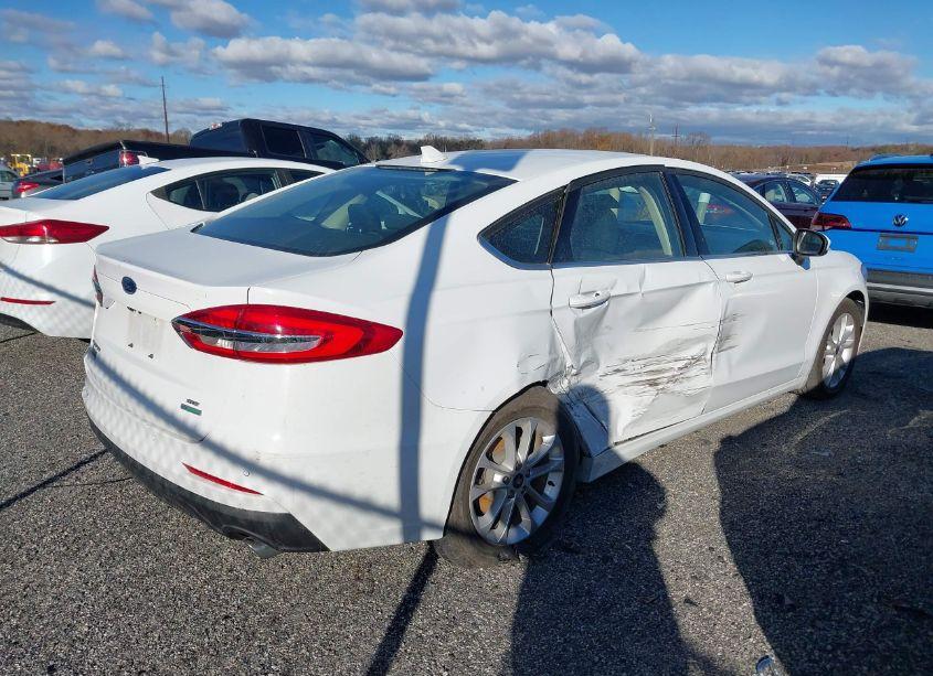 Photo 4 of 2020 Ford Fusion SE (VIN 3FA6P0HD8LR259133)