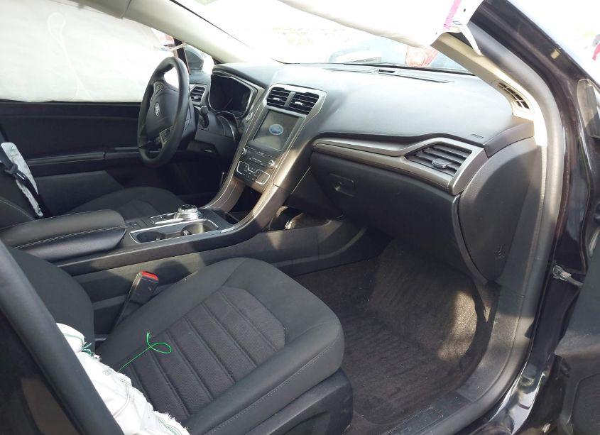 Photo 5 of 2020 Ford Fusion SE (VIN 3FA6P0HD8LR259469)