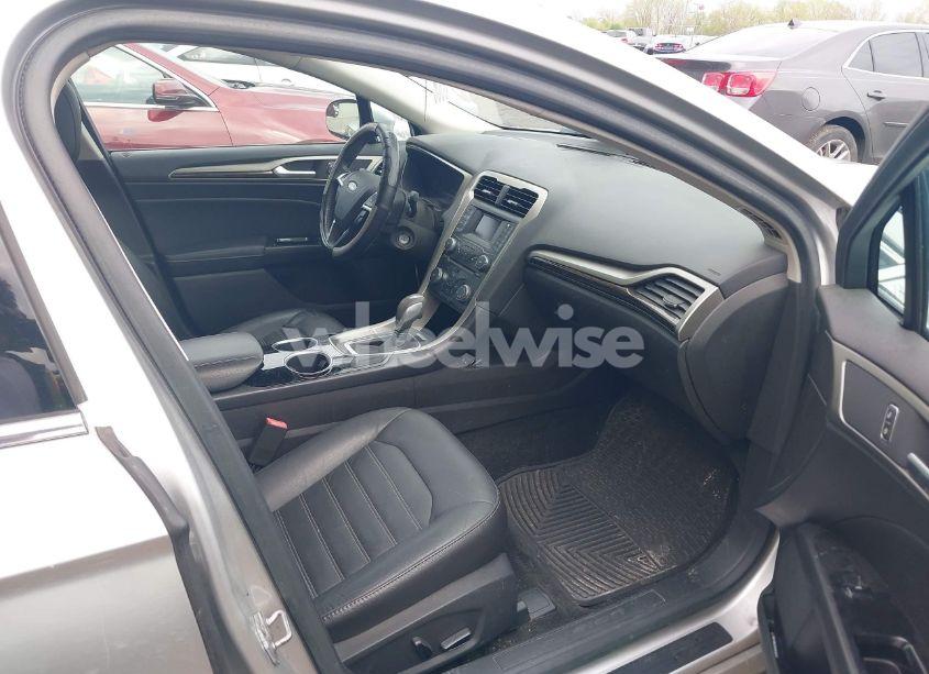 Photo 5 of 2014 Ford Fusion SE (VIN 3FA6P0HD9ER142812)