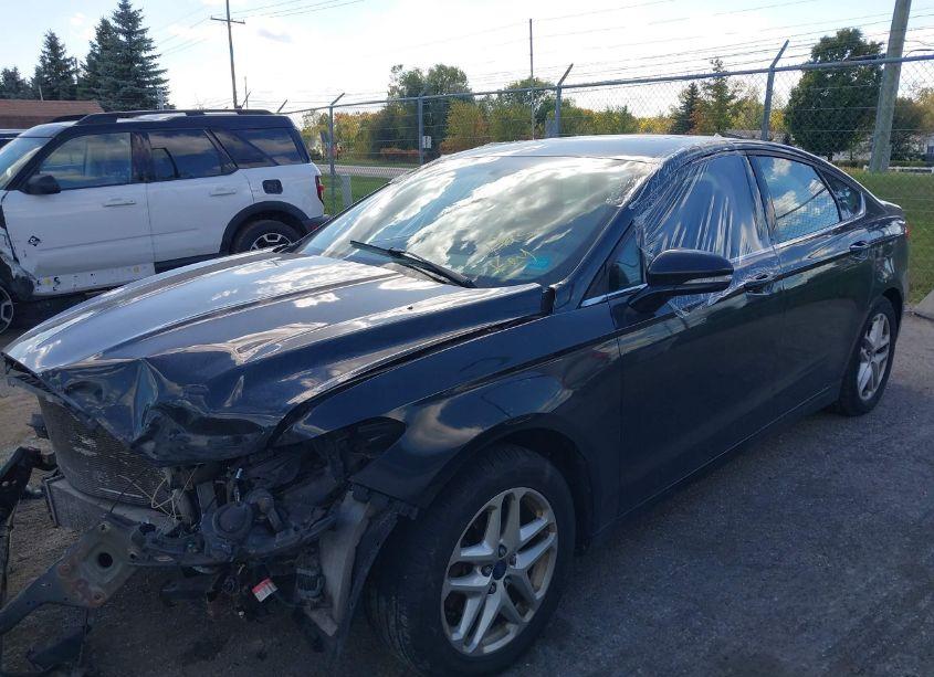 Photo 2 of 2014 Ford Fusion SE (VIN 3FA6P0HD9ER143538)
