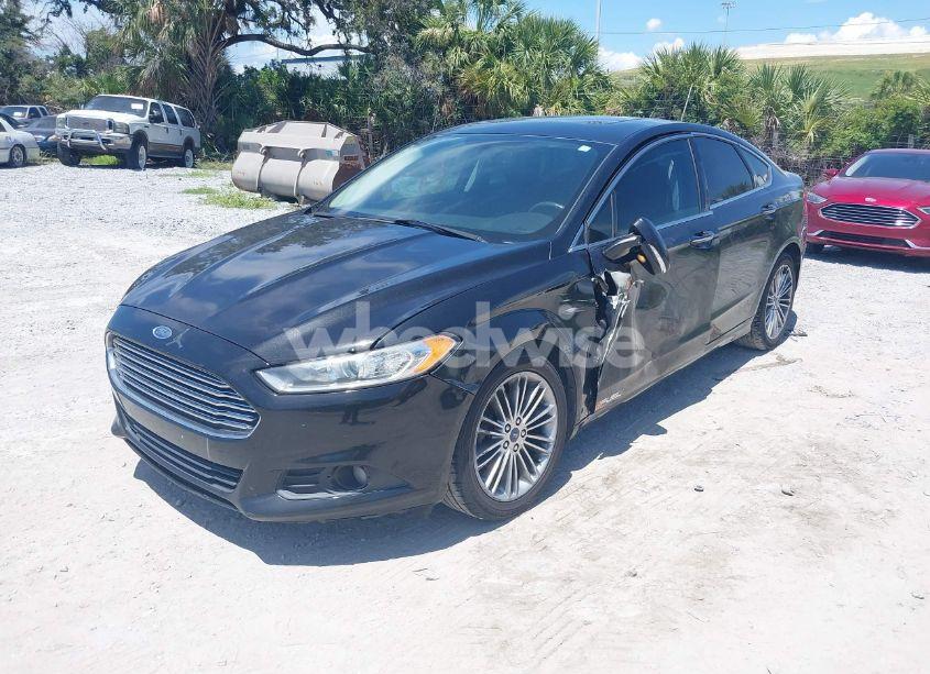 Photo 2 of 2015 Ford Fusion SE (VIN 3FA6P0HD9FR141757)