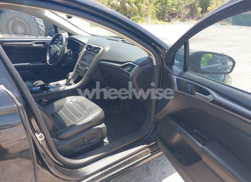 Photo 5 of 2015 Ford Fusion SE (VIN 3FA6P0HD9FR141757)