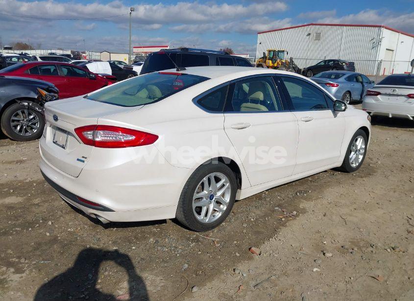 Photo 4 of 2015 Ford Fusion SE (VIN 3FA6P0HD9FR177190)