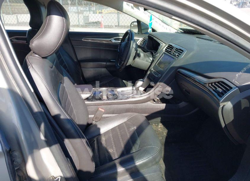 Photo 5 of 2015 Ford Fusion SE (VIN 3FA6P0HD9FR182387)