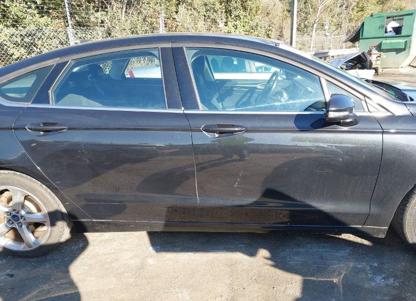 Photo 13 of 2015 Ford Fusion SE (VIN 3FA6P0HD9FR211127)