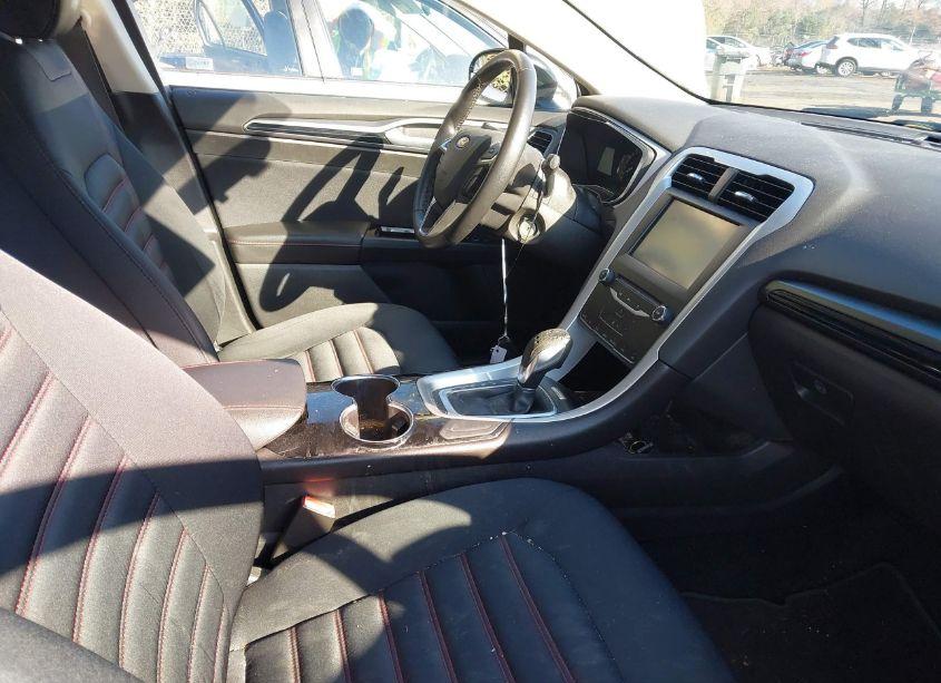 Photo 5 of 2015 Ford Fusion SE (VIN 3FA6P0HD9FR211127)