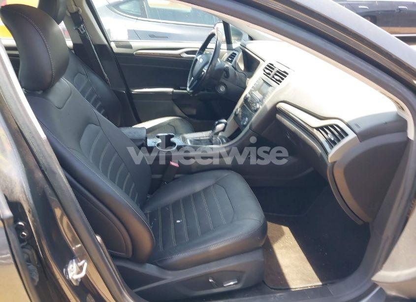 Photo 5 of 2015 Ford Fusion SE (VIN 3FA6P0HD9FR238201)