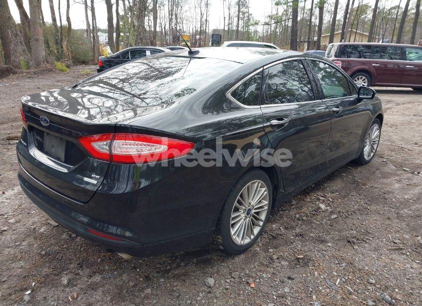 Photo 4 of 2015 Ford Fusion SE (VIN 3FA6P0HD9FR299662)