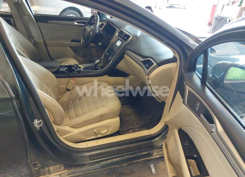 Photo 5 of 2016 Ford Fusion SE (VIN 3FA6P0HD9GR126113)