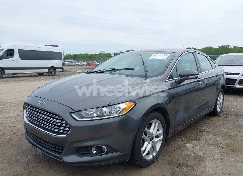 Photo 2 of 2016 Ford Fusion SE (VIN 3FA6P0HD9GR164473)