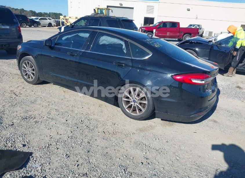 Photo 3 of 2017 Ford Fusion SE (VIN 3FA6P0HD9HR137825)