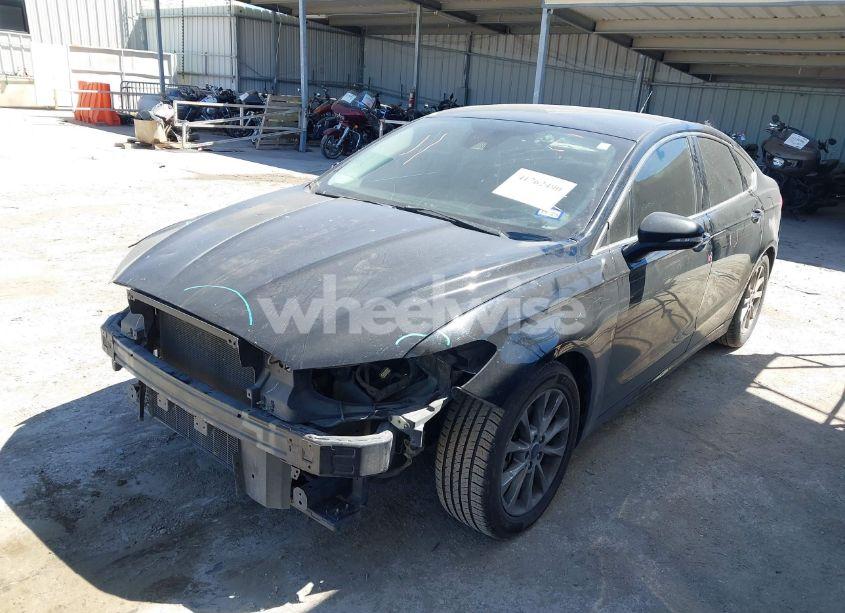 Photo 2 of 2017 Ford Fusion SE (VIN 3FA6P0HD9HR196910)