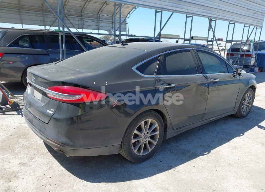 Photo 4 of 2017 Ford Fusion SE (VIN 3FA6P0HD9HR196910)