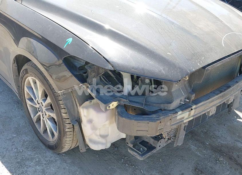 Photo 6 of 2017 Ford Fusion SE (VIN 3FA6P0HD9HR196910)