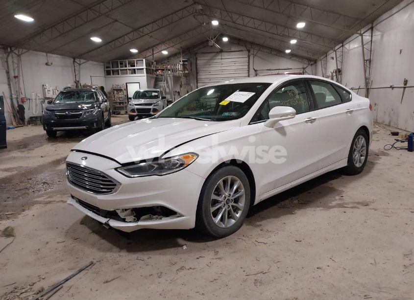 Photo 2 of 2017 Ford Fusion SE (VIN 3FA6P0HD9HR218789)