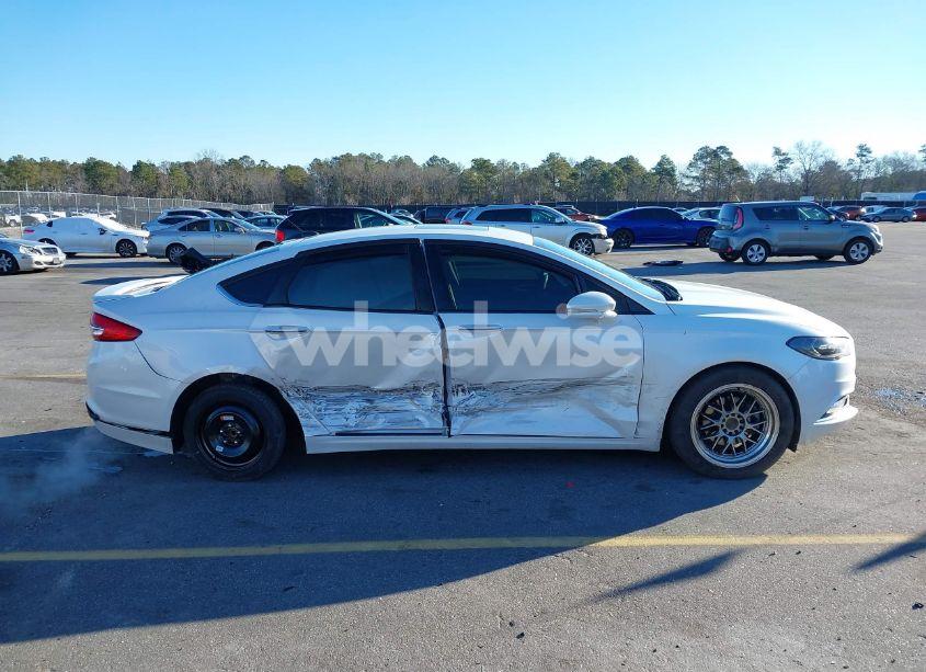 Photo 13 of 2017 Ford Fusion SE (VIN 3FA6P0HD9HR256832)