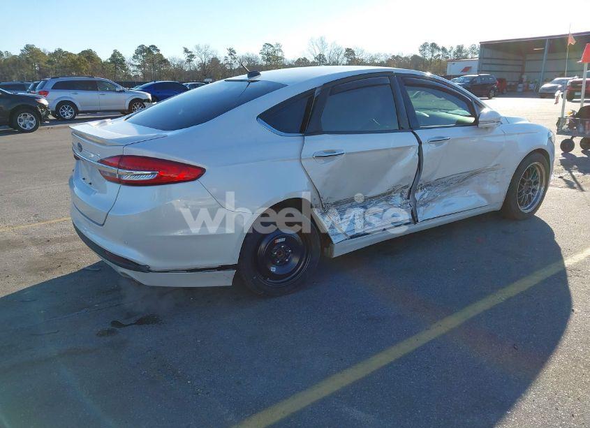 Photo 4 of 2017 Ford Fusion SE (VIN 3FA6P0HD9HR256832)
