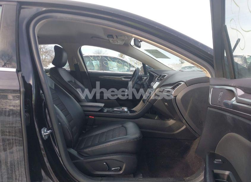 Photo 5 of 2017 Ford Fusion SE (VIN 3FA6P0HD9HR310808)