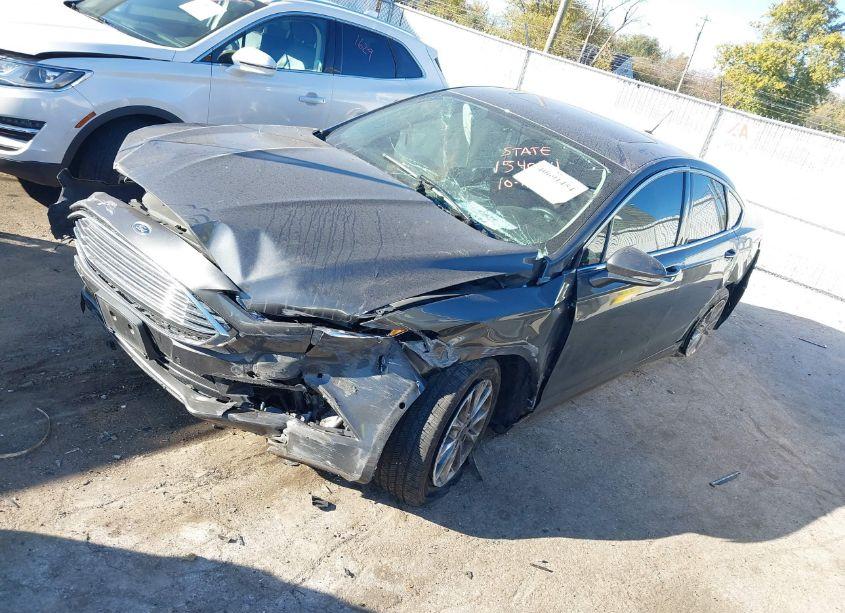 Photo 2 of 2017 Ford Fusion SE (VIN 3FA6P0HD9HR334851)