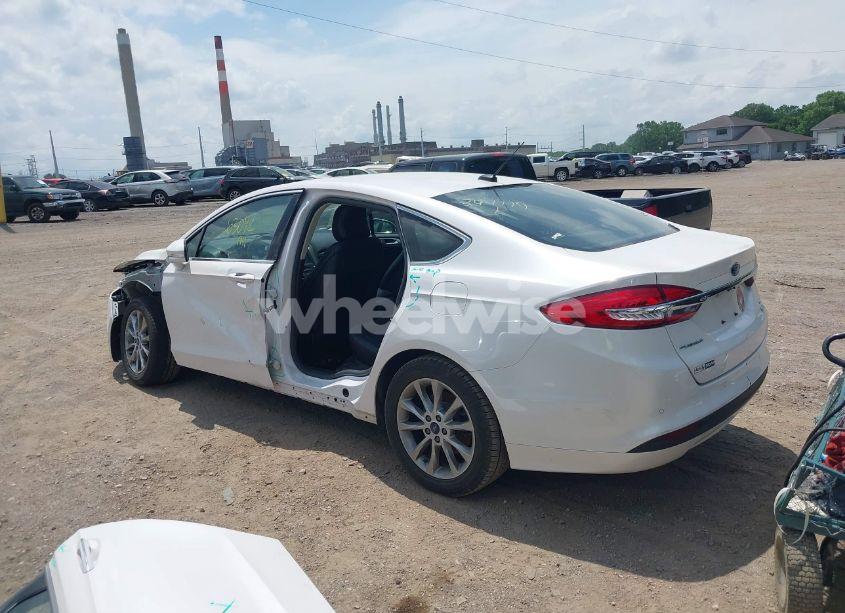 Photo 3 of 2017 Ford Fusion SE (VIN 3FA6P0HD9HR341119)