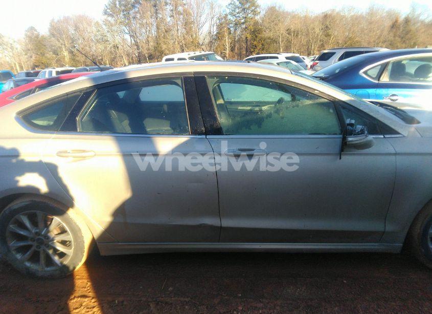 Photo 13 of 2017 Ford Fusion SE (VIN 3FA6P0HD9HR363606)