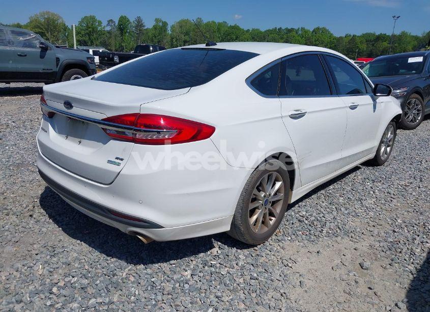Photo 4 of 2017 Ford Fusion SE (VIN 3FA6P0HD9HR388280)
