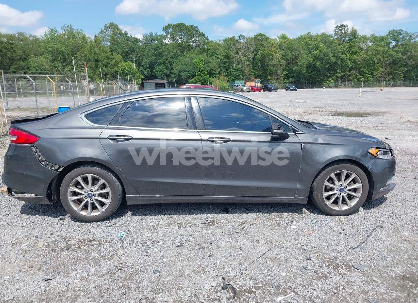 Photo 13 of 2017 Ford Fusion SE (VIN 3FA6P0HD9HR391017)