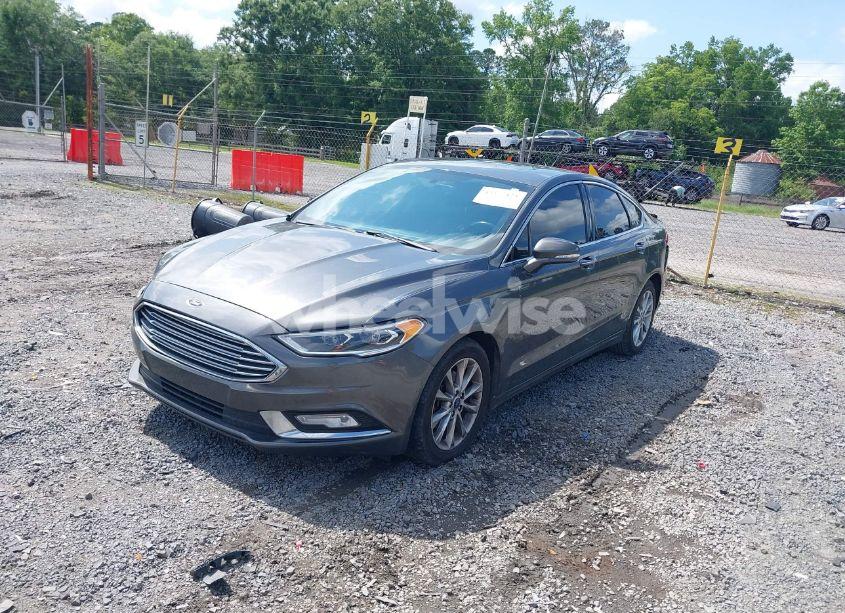 Photo 2 of 2017 Ford Fusion SE (VIN 3FA6P0HD9HR391017)