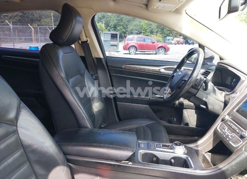 Photo 5 of 2017 Ford Fusion SE (VIN 3FA6P0HD9HR391017)