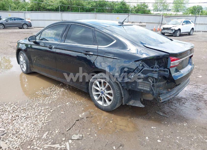 Photo 3 of 2017 Ford Fusion SE (VIN 3FA6P0HD9HR412593)