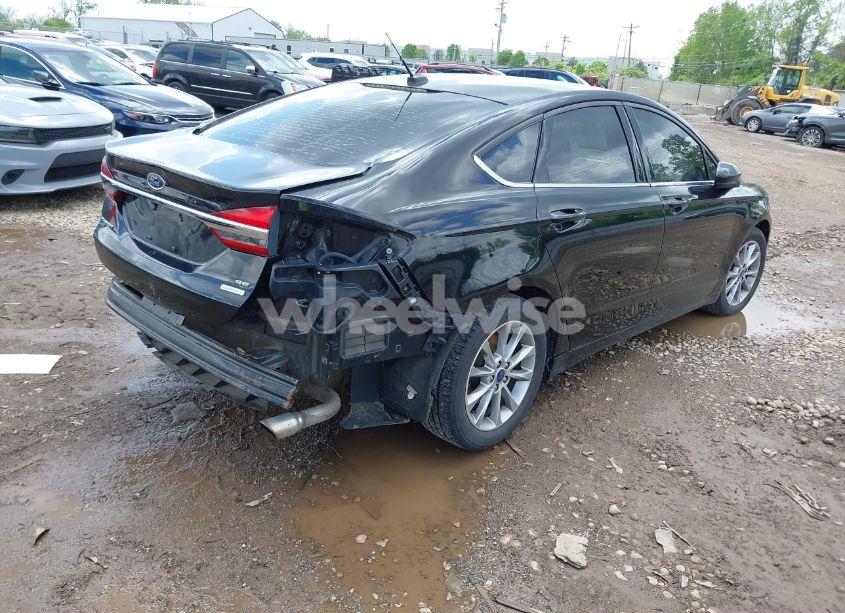 Photo 4 of 2017 Ford Fusion SE (VIN 3FA6P0HD9HR412593)