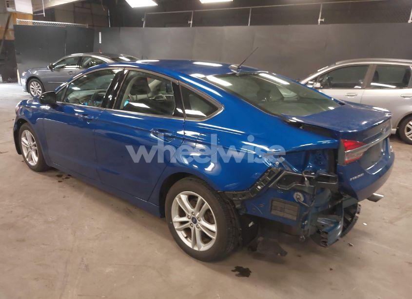 Photo 3 of 2018 Ford Fusion SE (VIN 3FA6P0HD9JR135143)
