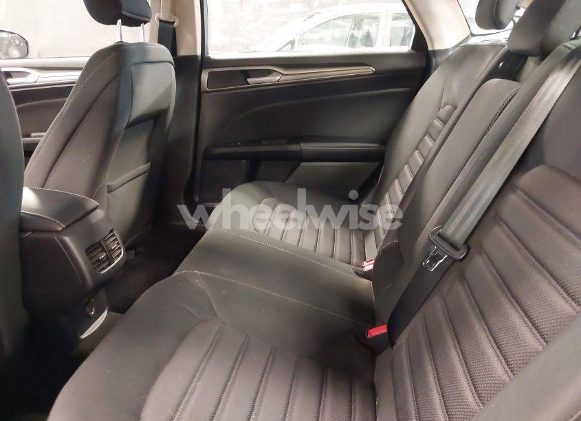 Photo 8 of 2018 Ford Fusion SE (VIN 3FA6P0HD9JR135143)