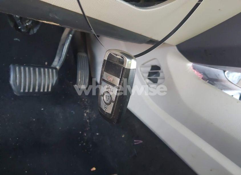 Photo 11 of 2018 Ford Fusion SE (VIN 3FA6P0HD9JR148958)