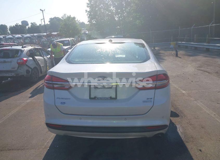 Photo 16 of 2018 Ford Fusion SE (VIN 3FA6P0HD9JR148958)