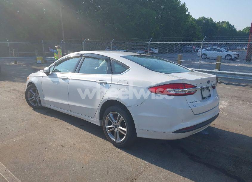 Photo 3 of 2018 Ford Fusion SE (VIN 3FA6P0HD9JR148958)