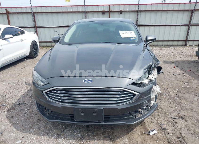 Photo 12 of 2018 Ford Fusion SE (VIN 3FA6P0HD9JR161175)