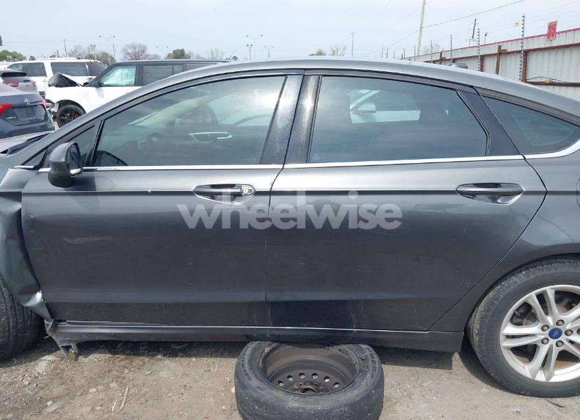 Photo 14 of 2018 Ford Fusion SE (VIN 3FA6P0HD9JR161175)