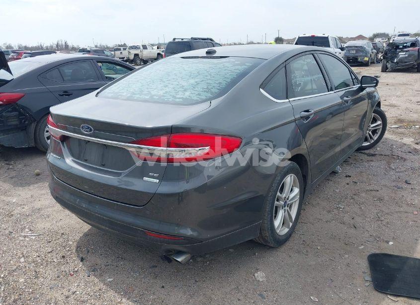 Photo 4 of 2018 Ford Fusion SE (VIN 3FA6P0HD9JR161175)