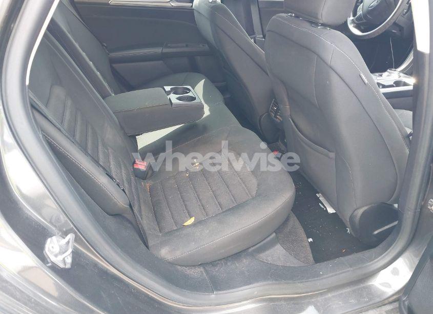 Photo 8 of 2018 Ford Fusion SE (VIN 3FA6P0HD9JR161175)